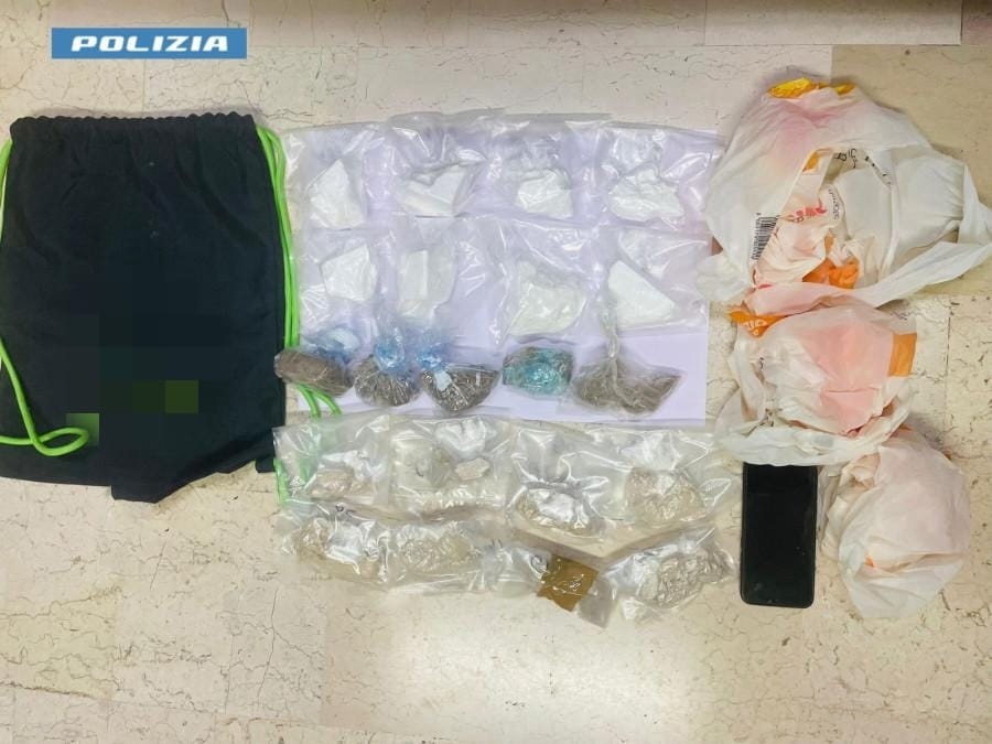 Pescara, blitz antidroga della Squadra Mobile: due arresti e oltre due chili di stupefacenti sequestrati