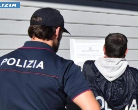 polizia chiude un bar a rancitelli