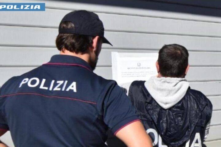 polizia chiude un bar a rancitelli