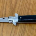 coltello a scatto sequestrato dalla polizia di pescara