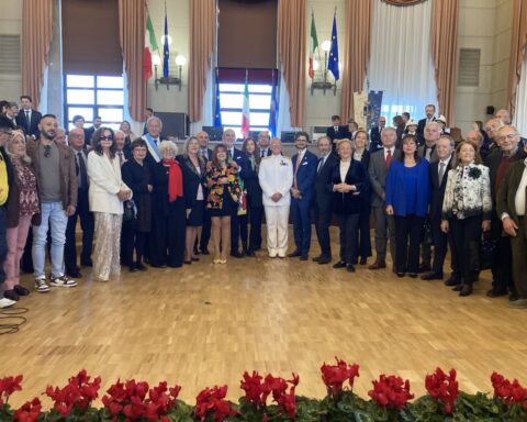 San Cetteo, la città celebra i suoi talenti: consegnati i Ciattè e Delfini d’Oro nella Sala Consiliare di Pescara