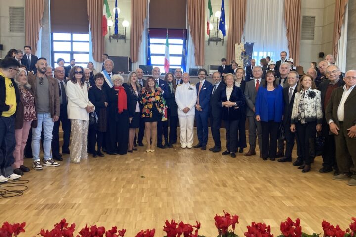 San Cetteo, la città celebra i suoi talenti: consegnati i Ciattè e Delfini d’Oro nella Sala Consiliare di Pescara