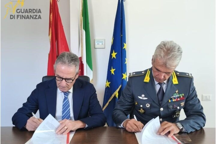 Il Direttore della Direzione Regionale Abruzzo dell’A.D.E., dott. Francesco Paolo Chimienti e il Comandante Regionale Abruzzo della Guardia di Finanza, Generale di Brigata Fabio Massimo Mendella, hanno siglato un accordo per il contrasto al mancato aggiornamento delle rendite catastali.