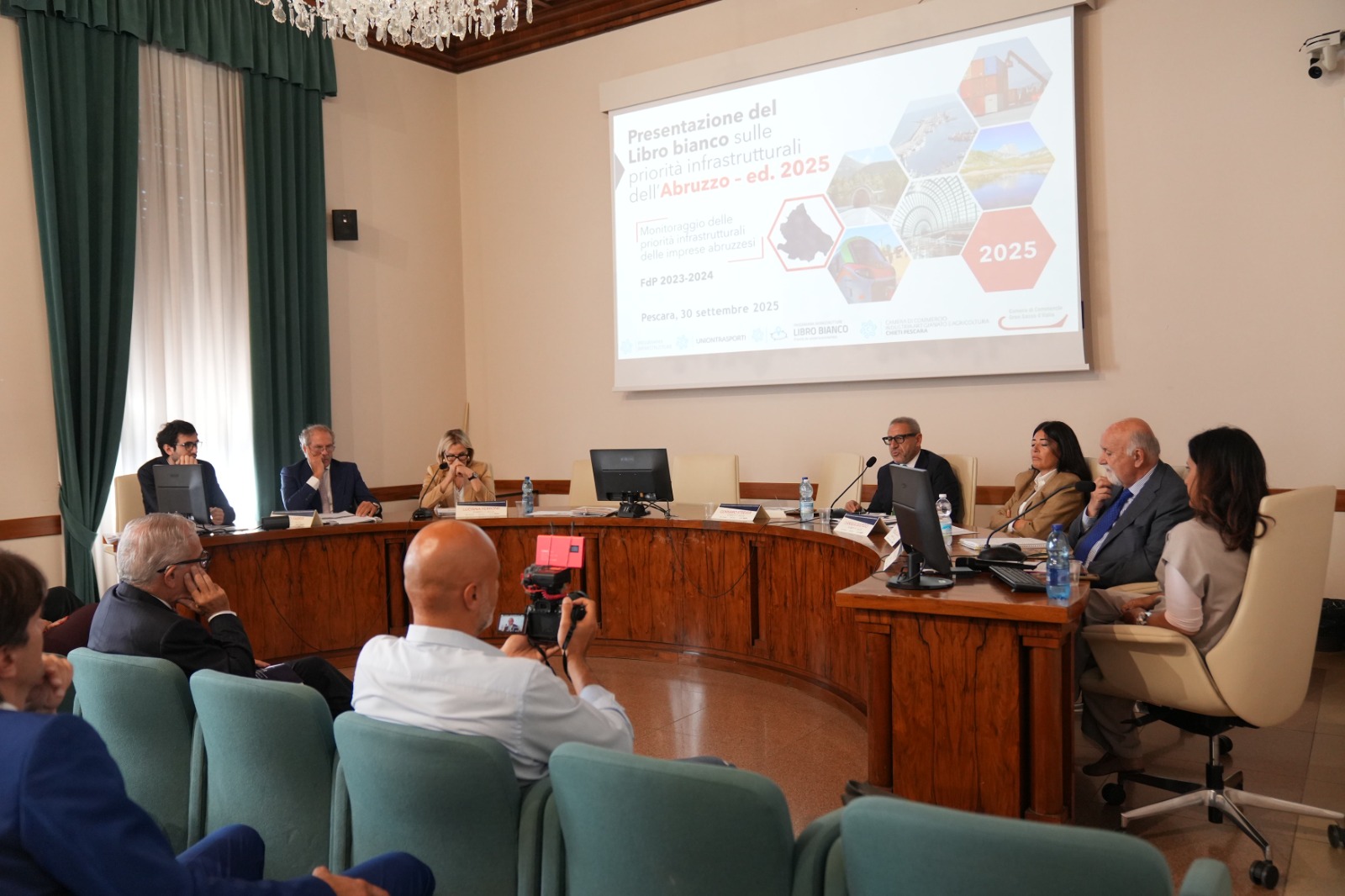 Presentato il libro bianco sulle infrastrutture abruzzesi
