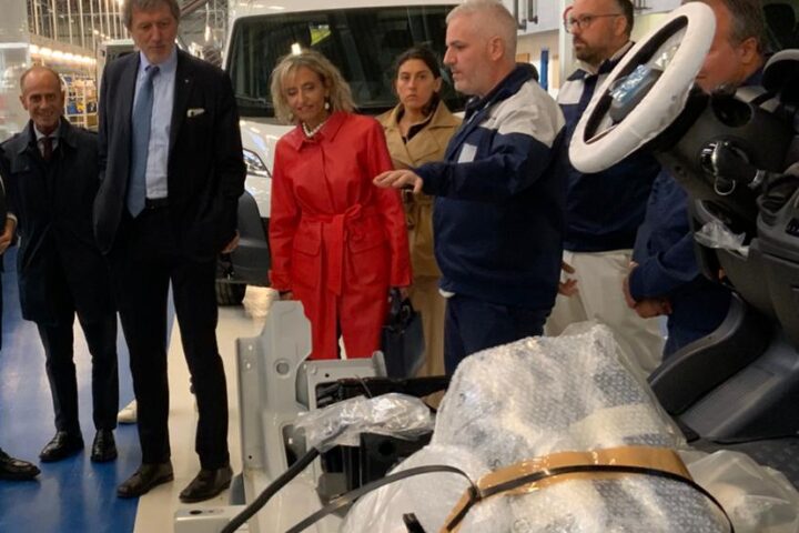 Visita di Marsilio alla Stellantis di Atessa- Oggi incontro a Roma con i vertici dell’azienda