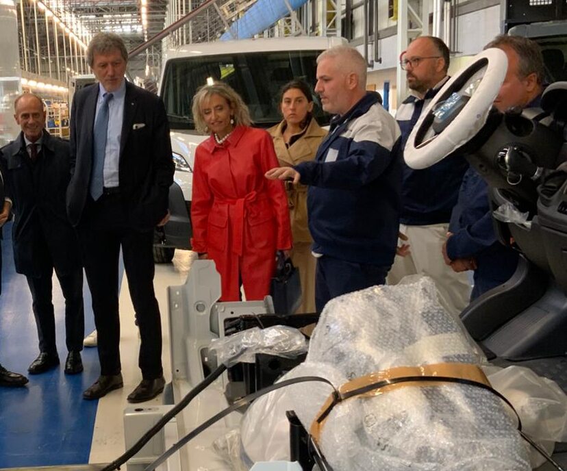 Visita di Marsilio alla Stellantis di Atessa- Oggi incontro a Roma con i vertici dell’azienda