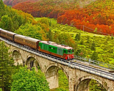 L’Abruzzo al TTG travel di Rimini: tra le proposte il viaggio sul treno storico che parte da Sulmona