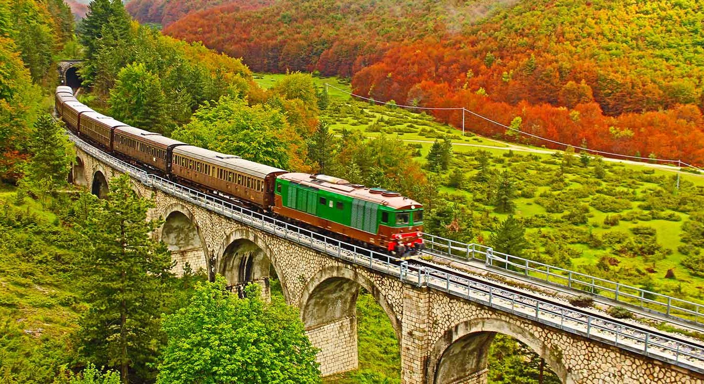 L’Abruzzo al TTG travel di Rimini: tra le proposte il viaggio sul treno storico che parte da Sulmona