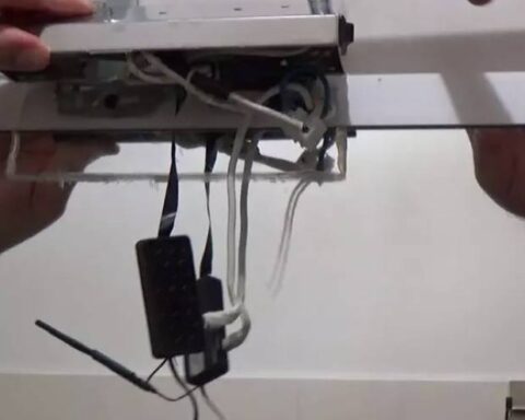 Una webcam installata in uno degli appartamenti a L'Aquila