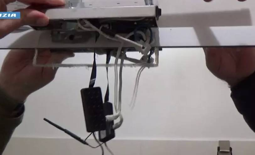 Una webcam installata in uno degli appartamenti a L'Aquila