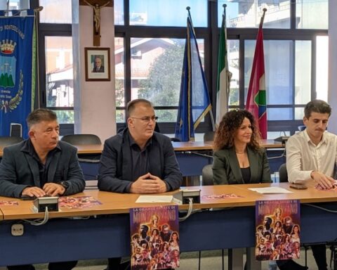 tavolo Conferenza Stampa Tocco, Delfino, Sindaco, Sandias, Diodati, Ippoliti