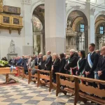 Il feretro di Giovanni Galeone nella cattedrale di Udine durante le esequie. Presenti istituzioni, sportivi e la delegazione dalla città di Pescara