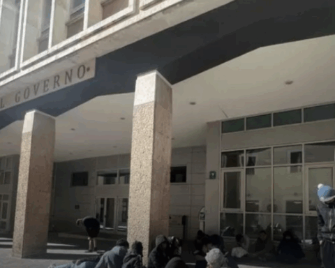 Nel corso dell'incontro che si è svolto oggi in Prefettura, Fraterna Tau e Cgil hanno chiesto l'attivazione di un dormitorio pubblico per dare risposte immediate all'emergenza migranti