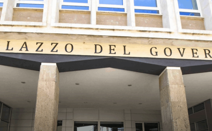 La sede della Prefettura dell’Aquila, dove è stato adottato il provvedimento interdittivo antimafia nei confronti dell’impresa di autonoleggio