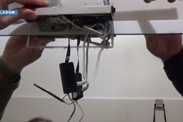 Webcam nascoste negli appartamenti