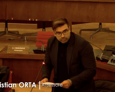 Cristian orta assessore del comune di pescara durante il consiglio comunale