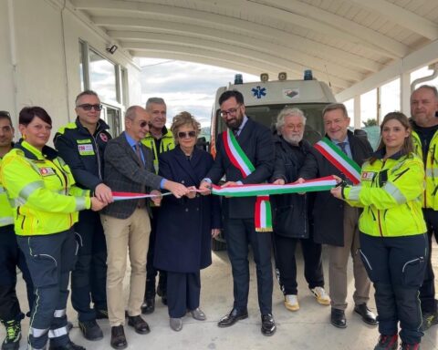 inaugurata l'ambulanza h24 a città sant'angelo
