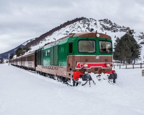 treno dei mercatini di natale abruzzo
