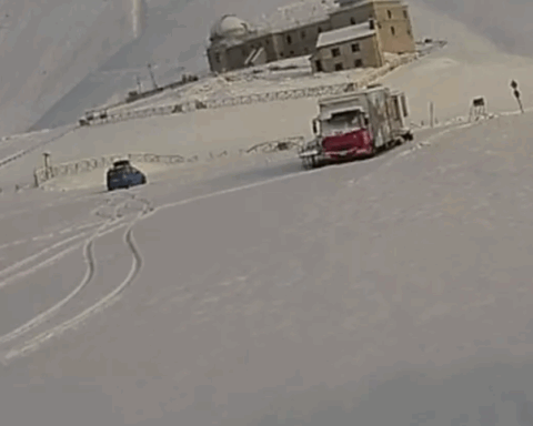 camper abbandonato Gran Sasso