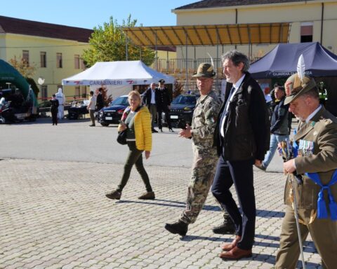 Il Presidente della Regione Abruzzo, Marco Marsilio, in visita il 4 novembre alla Caserma Campomizzi dell’Aquila