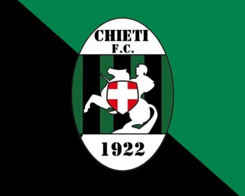 Chieti calcio assalto al pullman