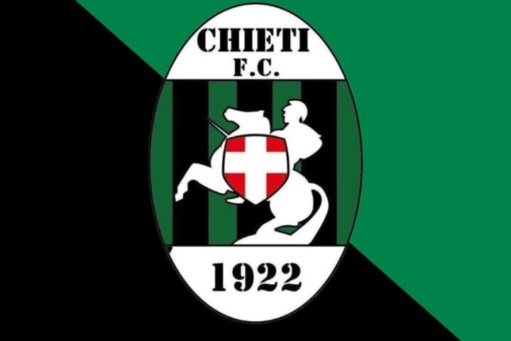 Chieti calcio assalto al pullman