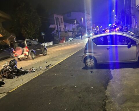 incidente auto moto via vestina