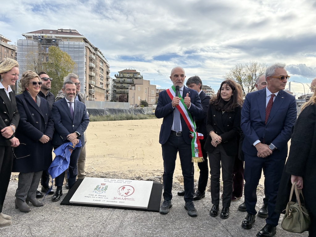 posa prima pietra parcheggio pescara