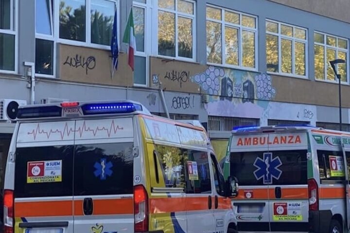 ambulanze davanti al Mibe a Pescara