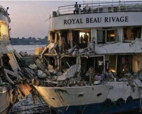 crociera sul nilo collisione fra due navi