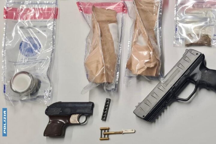 Giovane trovata con oltre 100 grammi di droga