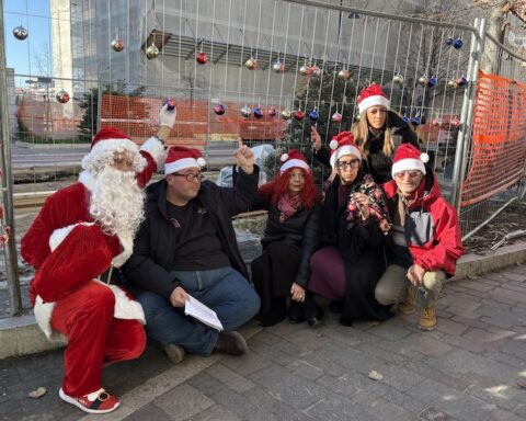 amici di corso vittorio addobbano cantiere
