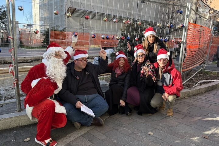 amici di corso vittorio addobbano cantiere