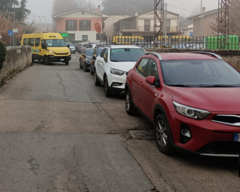 Traffico in tilt a Paganica, lo denuncia l'Asbuc