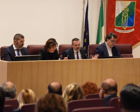 Il Presidente del Consiglio regionale, Lorenzo Sospiri, ha presentato il bilancio delle attività del 2025