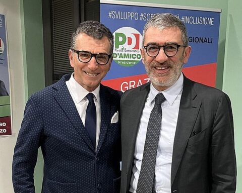 Graziano Di Costanzo, responsabile Economia del Partito democratico Abruzzo, insieme a Luciano D’Amico, leader del Patto per l'Abruzzo. Lo scatto, in un contesto di iniziativa politica, accompagna la presa di posizione del Pd contro la lettura definita “autocelebrativa” della maggioranza sui dati CGIA.