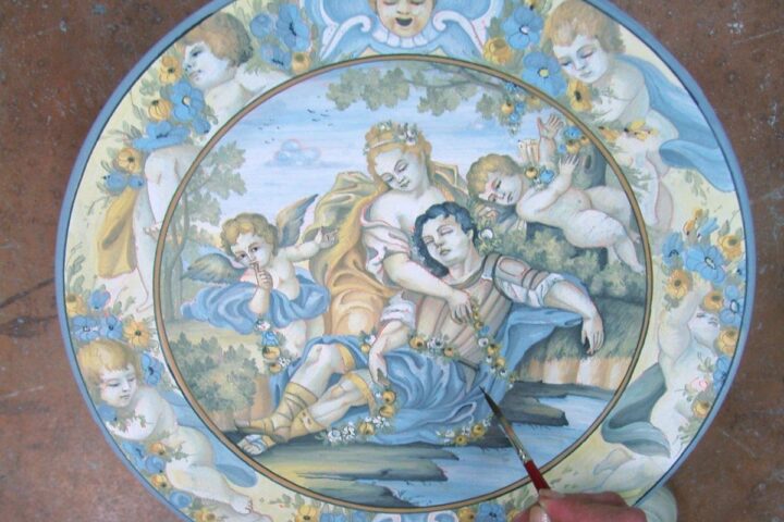 La ceramica di Castelli scelta dal Ministero: 300 piatti d’arte per rappresentare l’Italia nel mondo