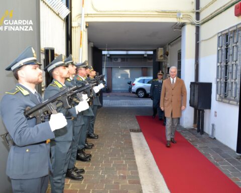 GdiF PESCARA: IL NUOVO PREFETTO DELLA PROVINCIA DI PESCARA, LUIGI CARNEVALE, HA FATTO VISITA AL COMANDO PROVINCIALE DELLA GUARDIA DI FINANZA DEL CAPOLUOGO ADRIATICO