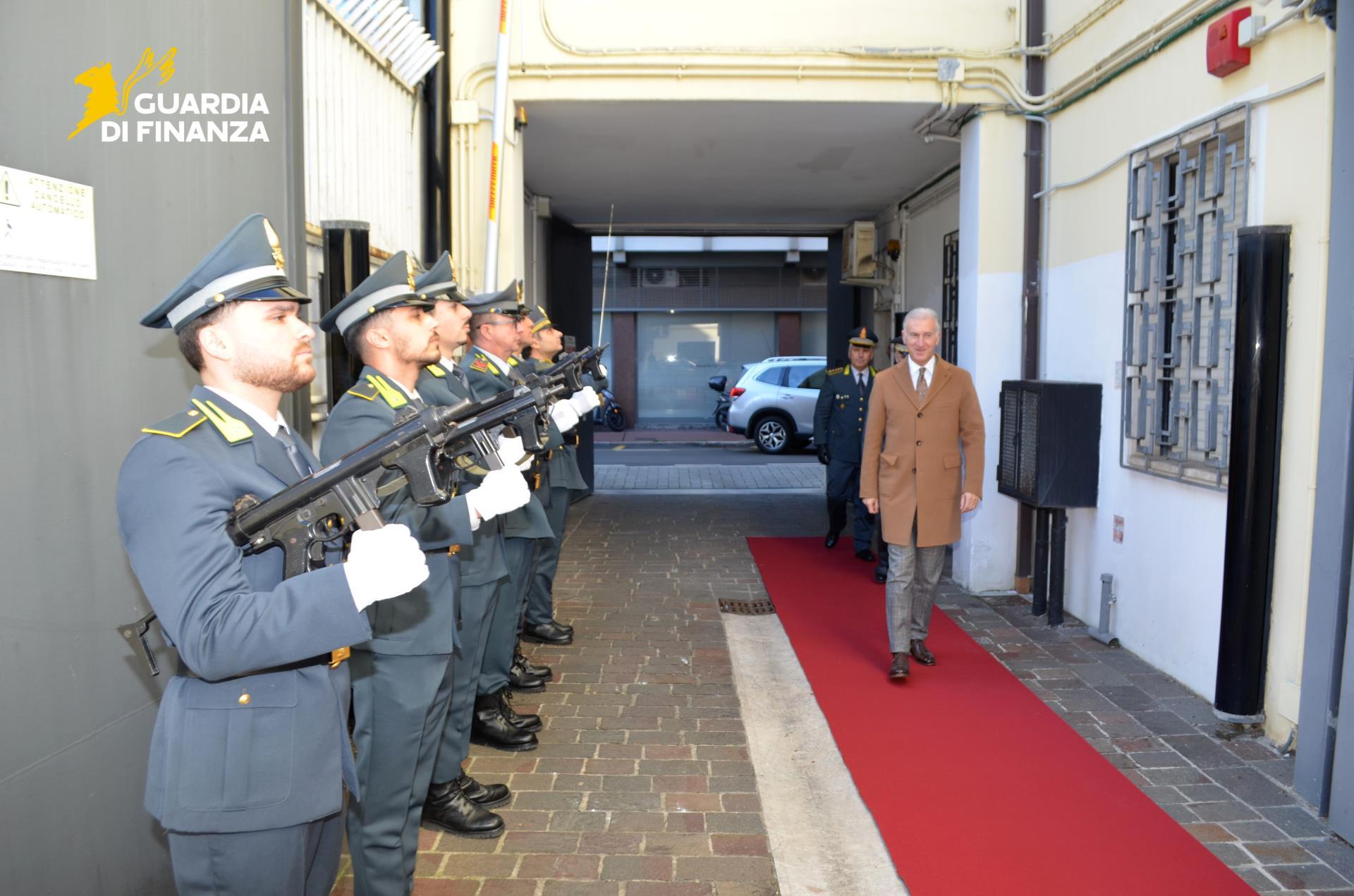 GdiF PESCARA: IL NUOVO PREFETTO DELLA PROVINCIA DI PESCARA, LUIGI CARNEVALE, HA FATTO VISITA AL COMANDO PROVINCIALE DELLA GUARDIA DI FINANZA DEL CAPOLUOGO ADRIATICO