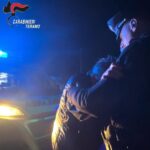 I carabinieri di Roseto salvano una giovane donna sui binari a Pineto