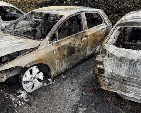 auto in fiamme a pescara