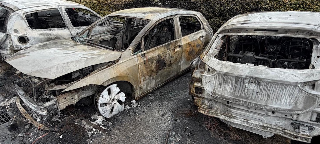 auto in fiamme a pescara