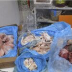 Sequestrati 40 chili di carne e oltre 500 prodotti irregolari in un mini market di piazza Santa Caterina