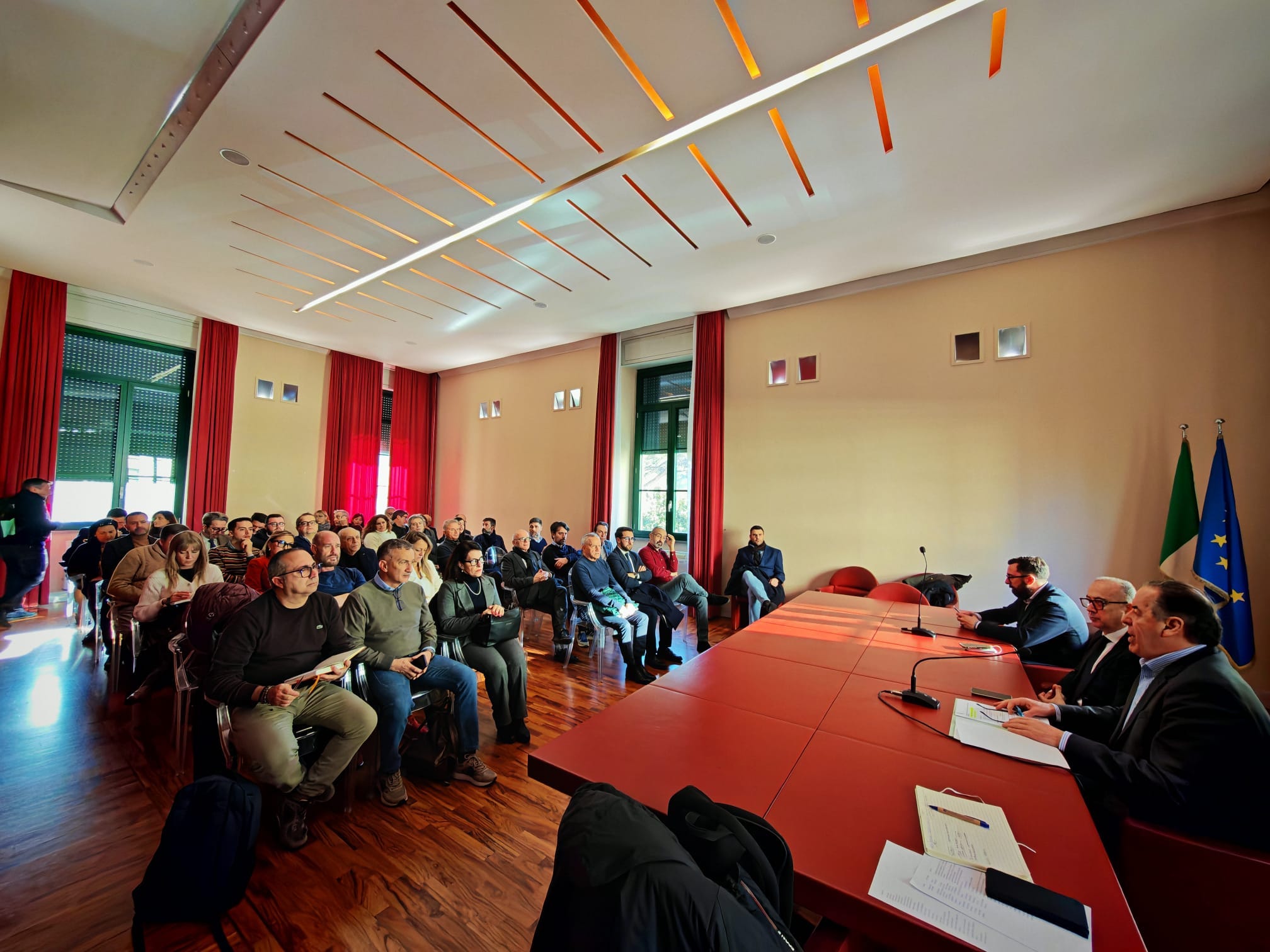 Concessioni demaniali marittime, i Comuni della costa abruzzese uniti per un modello condiviso: avviato il Comitato tecnico intercomunale Anci