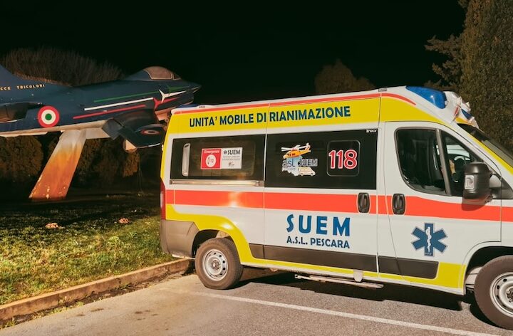 ambulanza a Pescara che attende l'arrivo della giovane palestinese