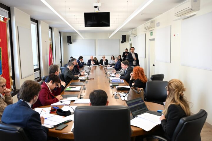 In Commissione voto a maggioranza sulla variazione al bilancio di previsione del Consiglio regionale