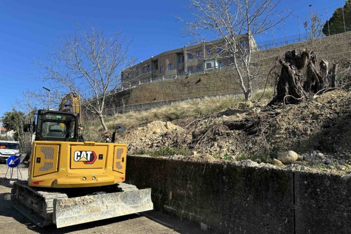 Un bosco urbano sulla valle, a Manoppello sicurezza e natura in centro storico. Interventi di risanamento idrogeologico