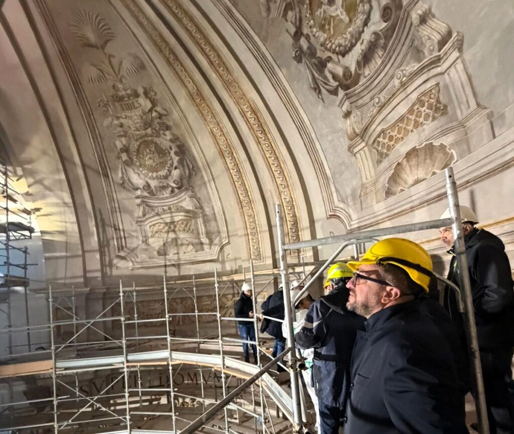 Duomo, sopralluogo dell’arcivescovo D’Angelo e del sindaco Biondi: cronoprogramma rispettato. In arrivo