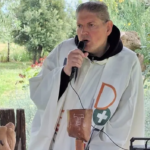 Giovanni Gatto, l’ex parroco di Tempera lascia il sacerdozio per amore