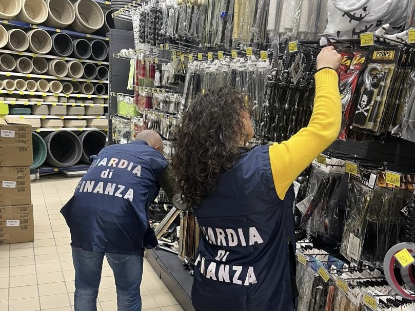 Guardia Finanza di Teramo sequestro giocattoli